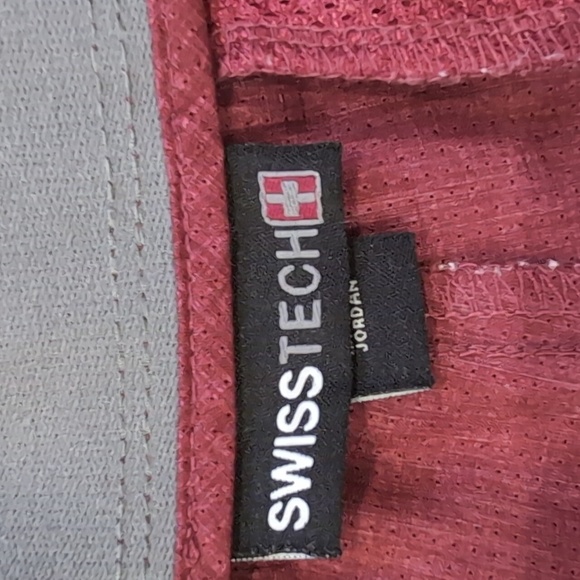 Swiss Tech Golf Outdoor Burgundy Shorts W/ Comfort Waistband & Belt Loops Sze 38 - Picture 3 of 8